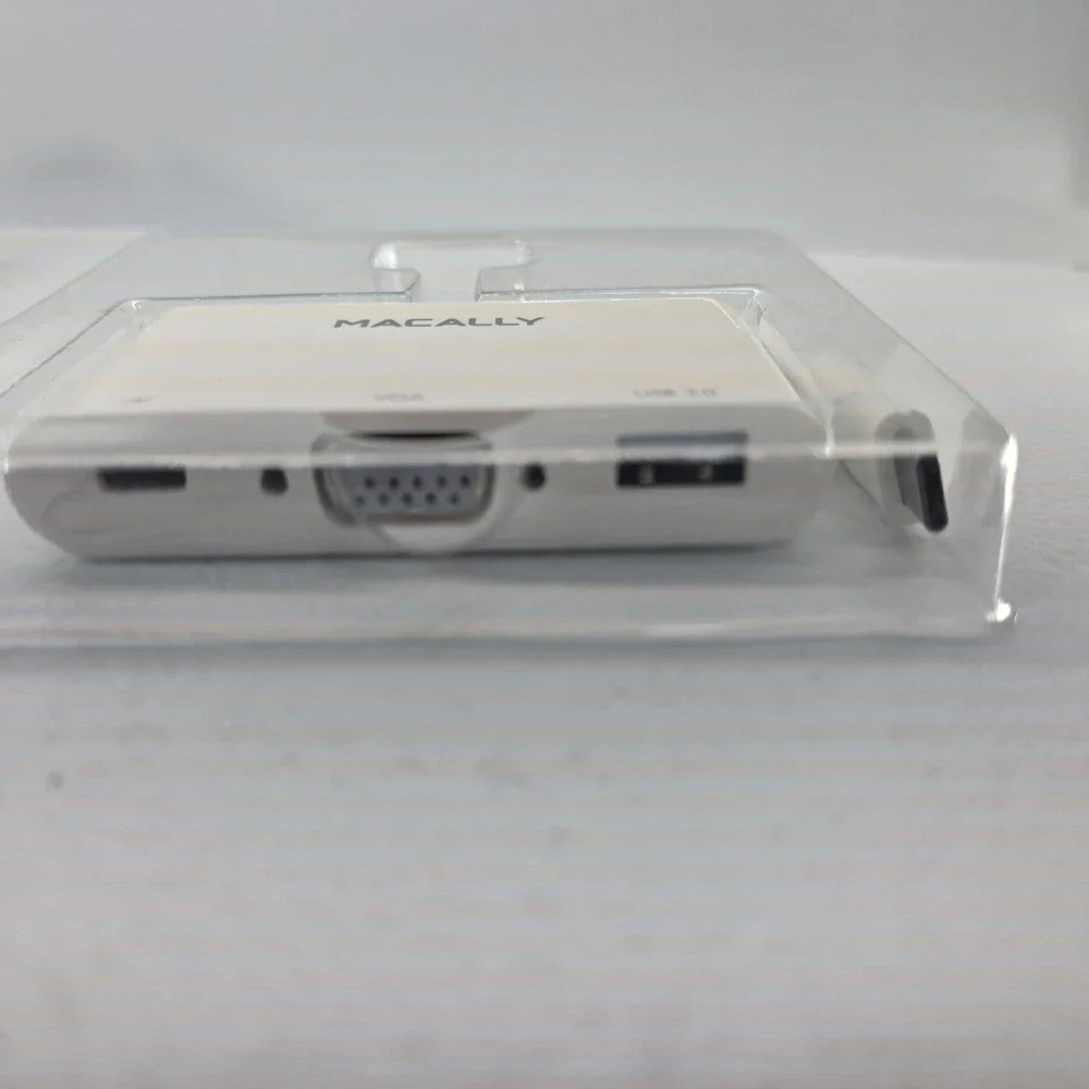 Macally UCVGA USB-C to VGA Multiport Adapter USB 3.0 Hub for MacBook White
